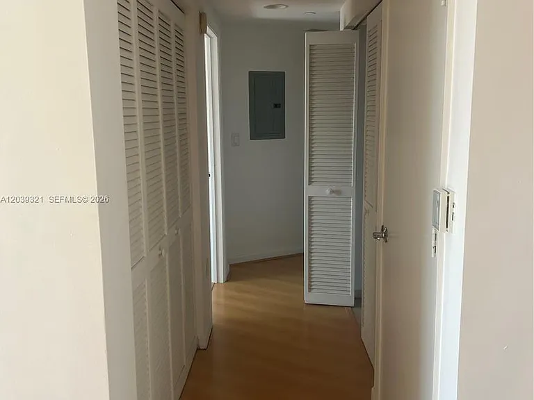 19501 W Country Club Dr #611 — Photo 8