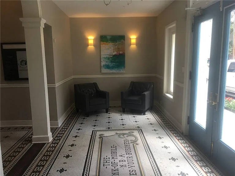 100 N Royal St #2G — Photo 9
