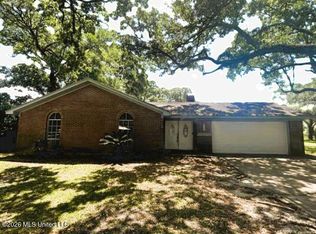 2300 Sandalwood Dr, Gautier, MS 39553