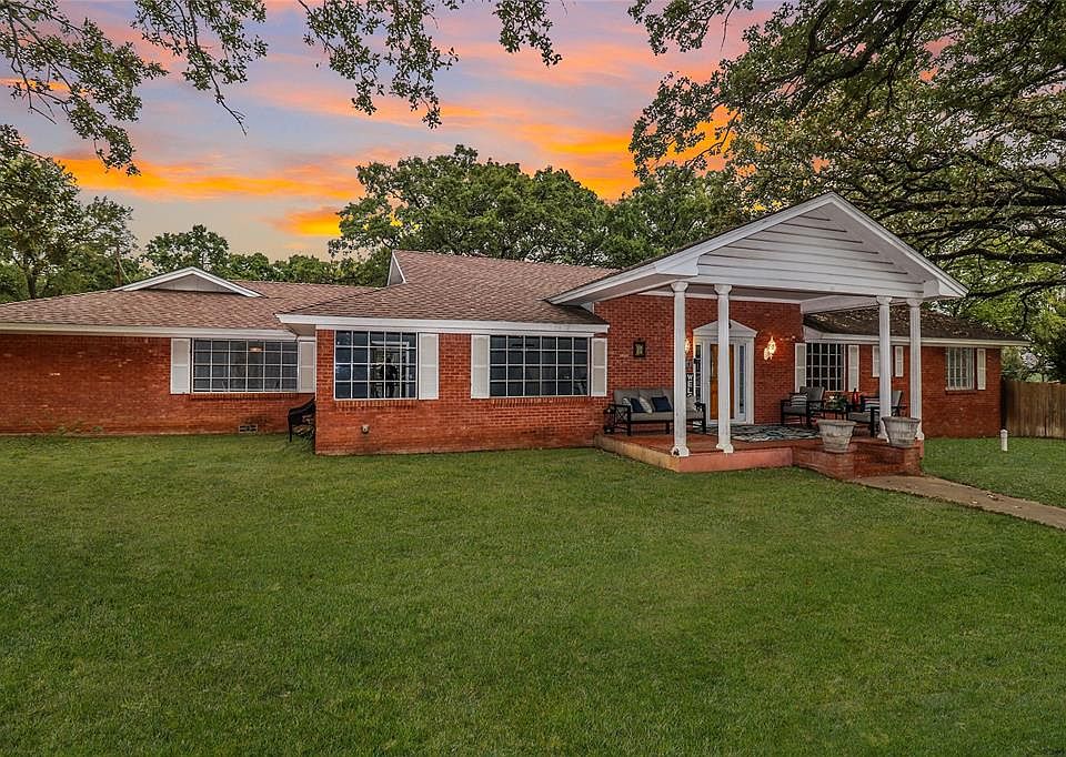 1st image of 33 Robinhood Dr