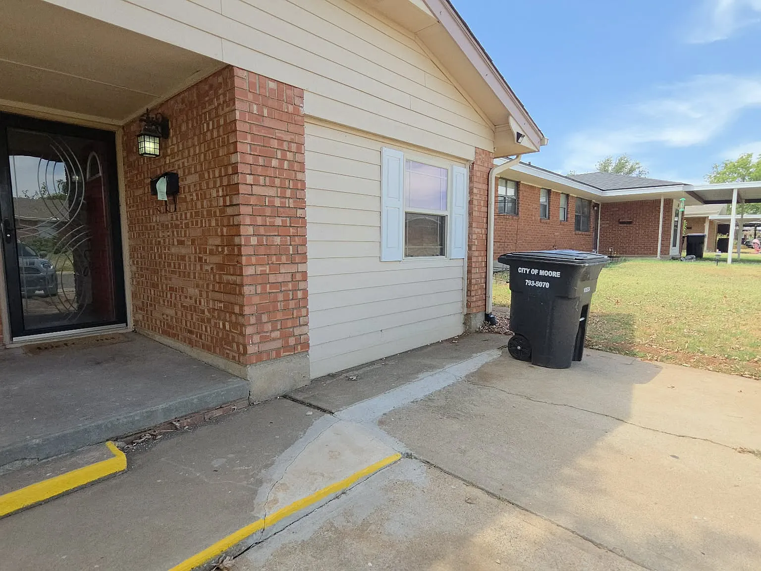 4 bed, 1.5 bath, 1234 sqft, $1,650 — Photo 2