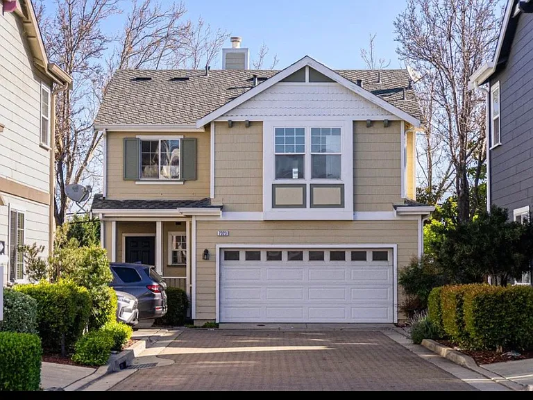 7323 Carter Ave — Photo 1