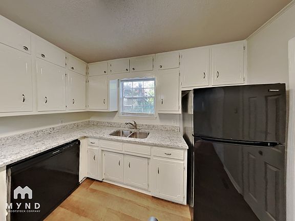 3rd image of 713 Kingman Rd