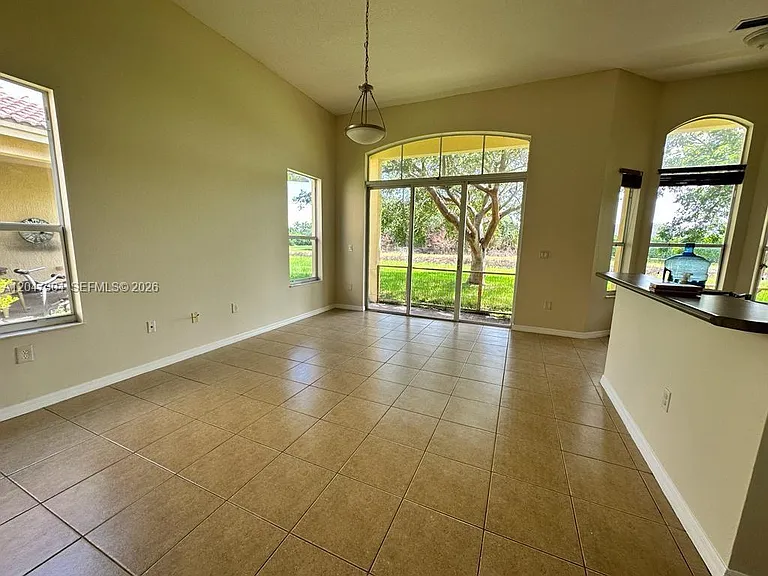 1926 NE 3rd Ct — Photo 2