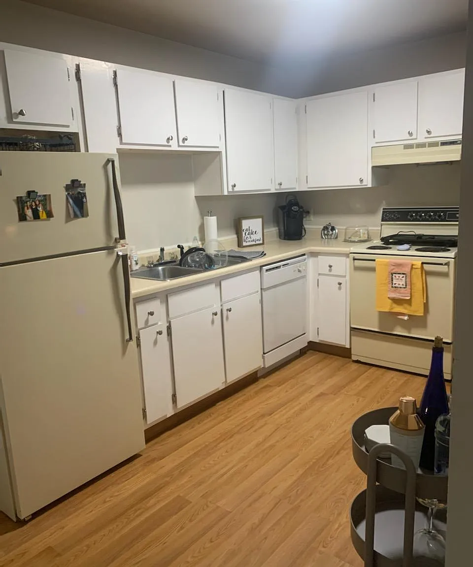 1 bed, 1.5 bath, 850 sqft, $875 — Photo 1