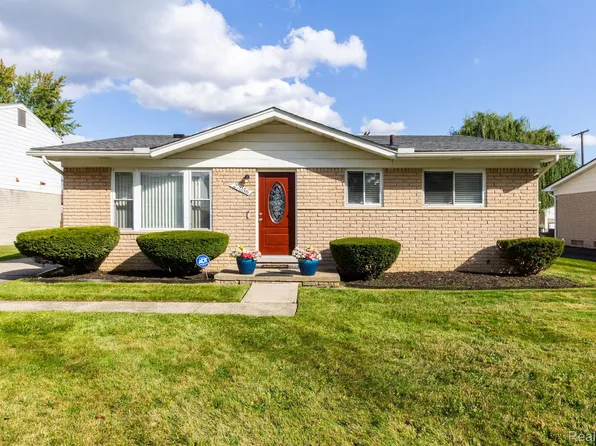 27056 Selkirk St, Southfield, MI 48076