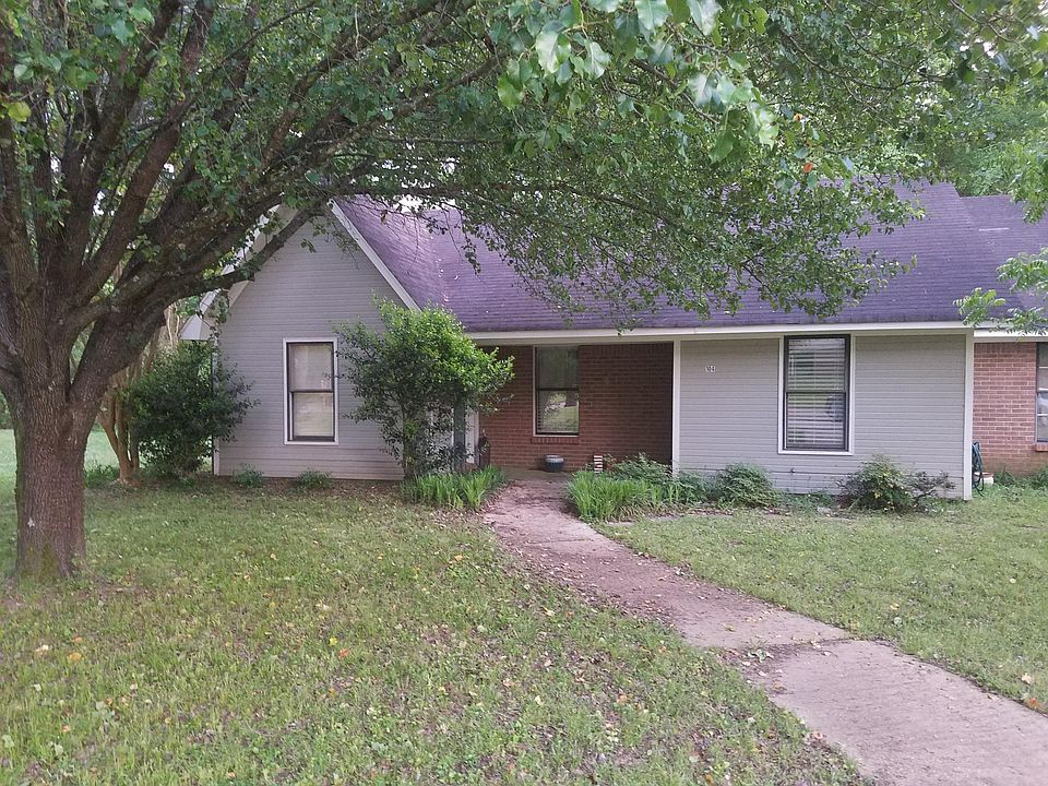 1st image of 104 Briarwood Cir