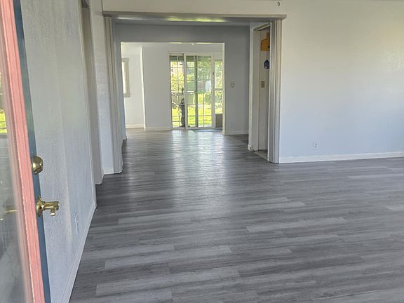4th image of 225 Brock St