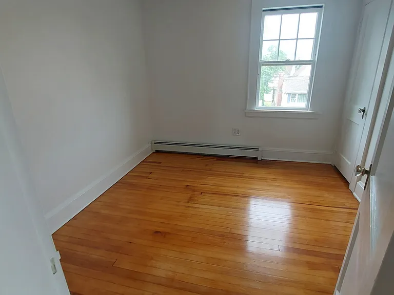 36 Rakoczy Ave — Photo 14