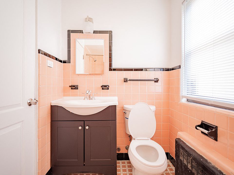 Bathroom 7353-3S