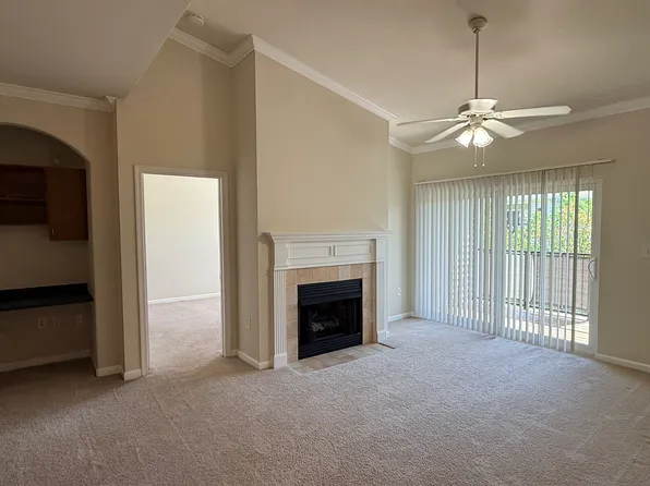 19622 Galway Bay Cir APT 402, Germantown, MD 20874