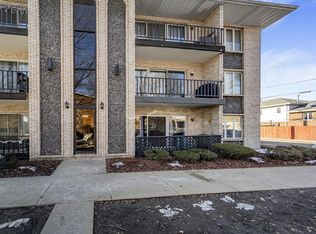 6252 S Mason Ave #1B, Chicago, IL 60638
