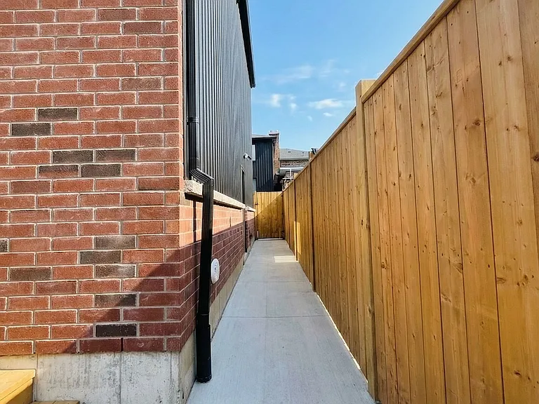 19 Arrowsmith Ave #5B — Photo 2