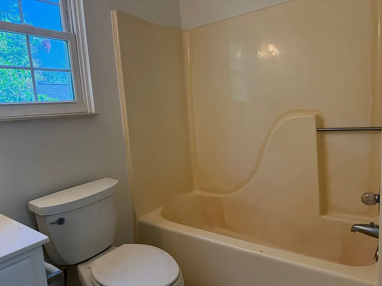 106 Meridian Ct — Photo 31