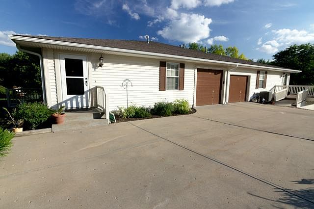 1st image of 340 E Hansen Ct