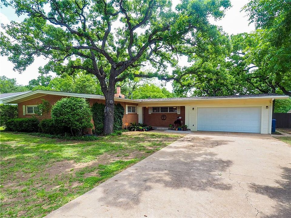 1st image of 4003 Oakdale Dr