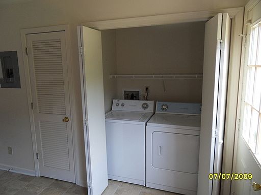 5th image of 480 Martha Ln APT D