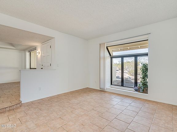 4th image of 3540 N Lynford Pl