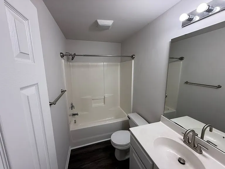 13121 Plaza Road Ext — Photo 15