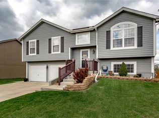 1904 N 162nd St, Basehor, KS 66007