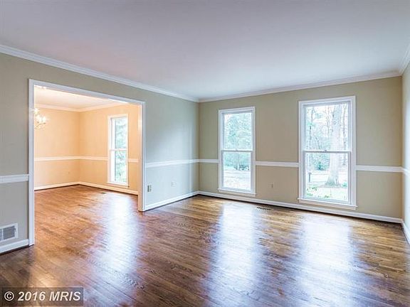 4th image of 9211 Hidden Creek Dr