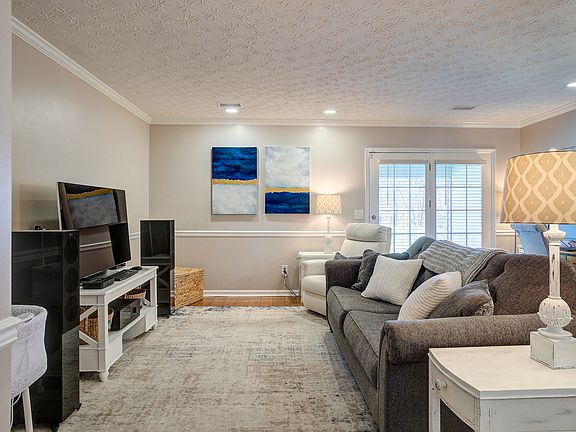 4th image of 400 Sunset Dr APT E24