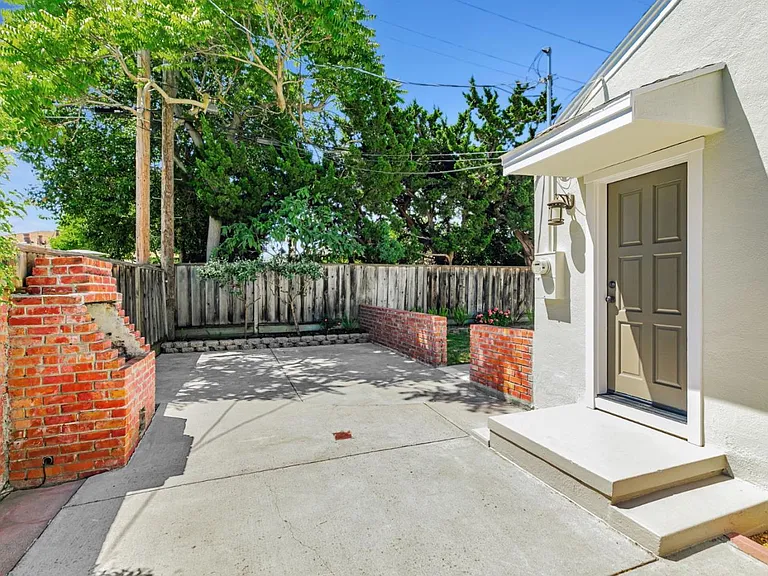 2276 Newhall St — Photo 13