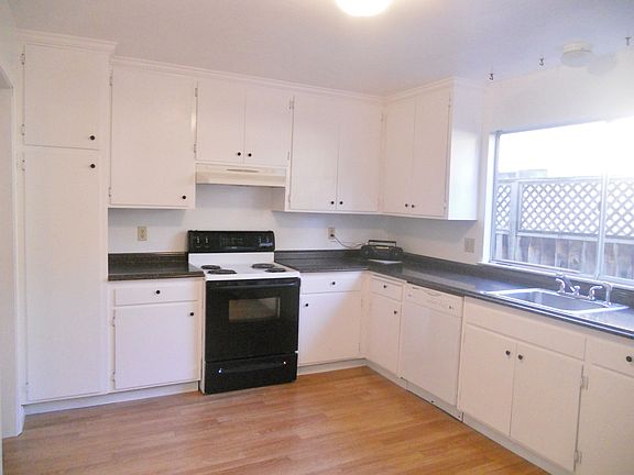 4th image of 1182 Leafwood Hts