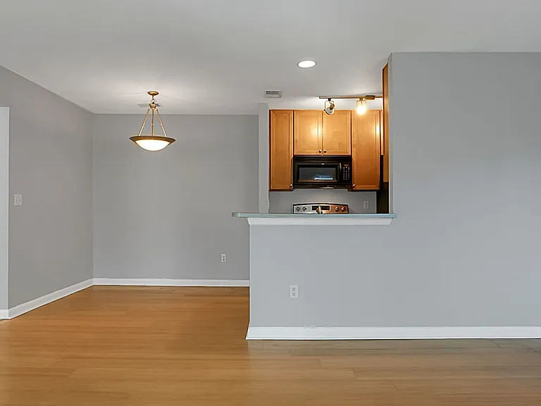 273 Alexandra Dr #11 — Photo 15