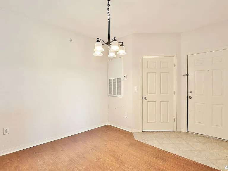 5447 Vineland Rd #1309 — Photo 4