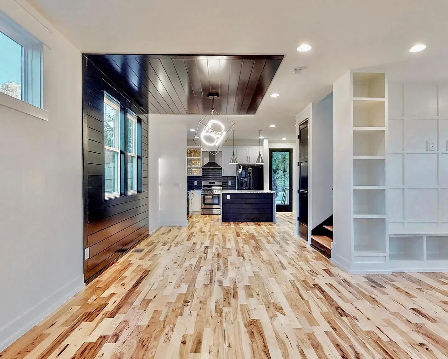 1103B Cecilia Ave — Photo 2