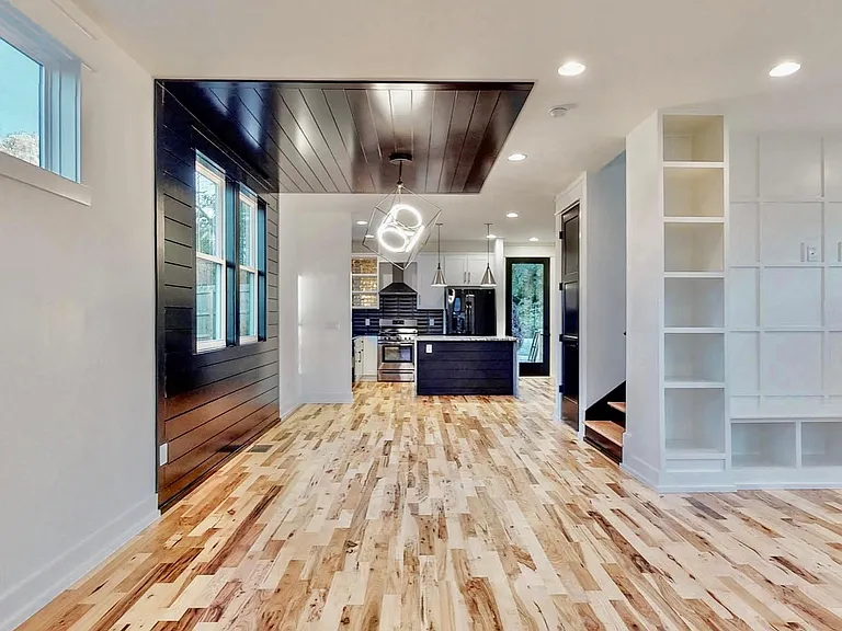 1103B Cecilia Ave — Photo 2