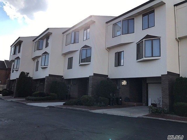 2nd image of 12008 Riviera Ct