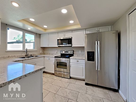 2nd image of 531 N Lesueur