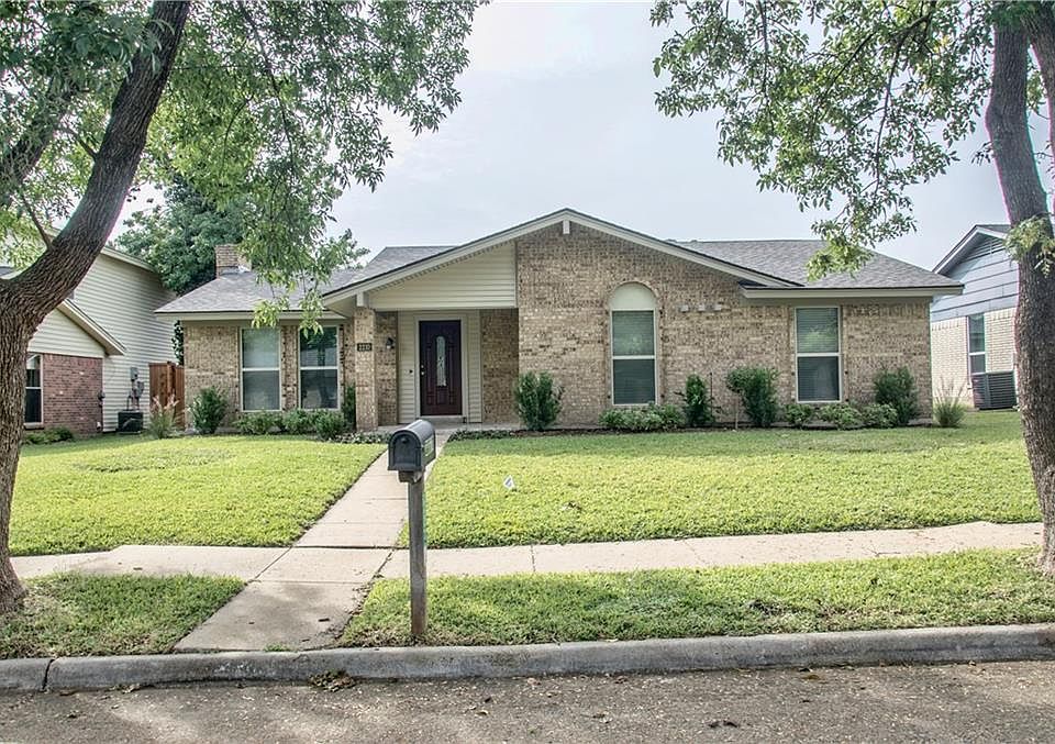 1st image of 2210 Village Green Dr