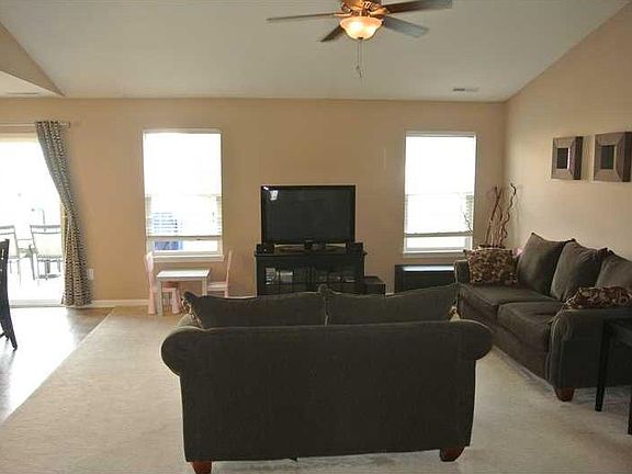 3rd image of 15460 Landsbrook Run W