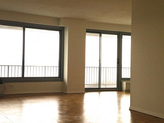 5th image of 4465 Douglas Ave APT 12K