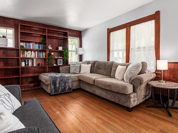 5th image of 83 N 31st St