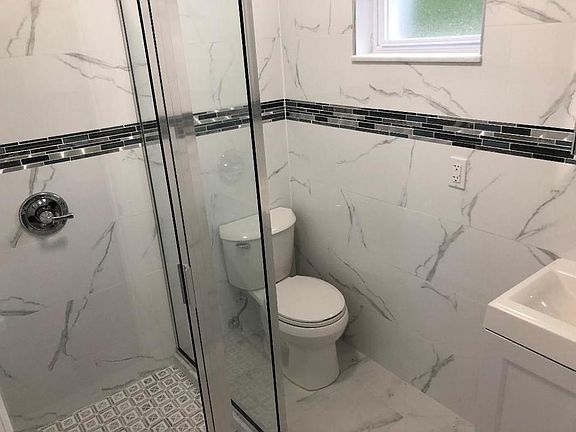 4th image of 7014 Olcott St #1