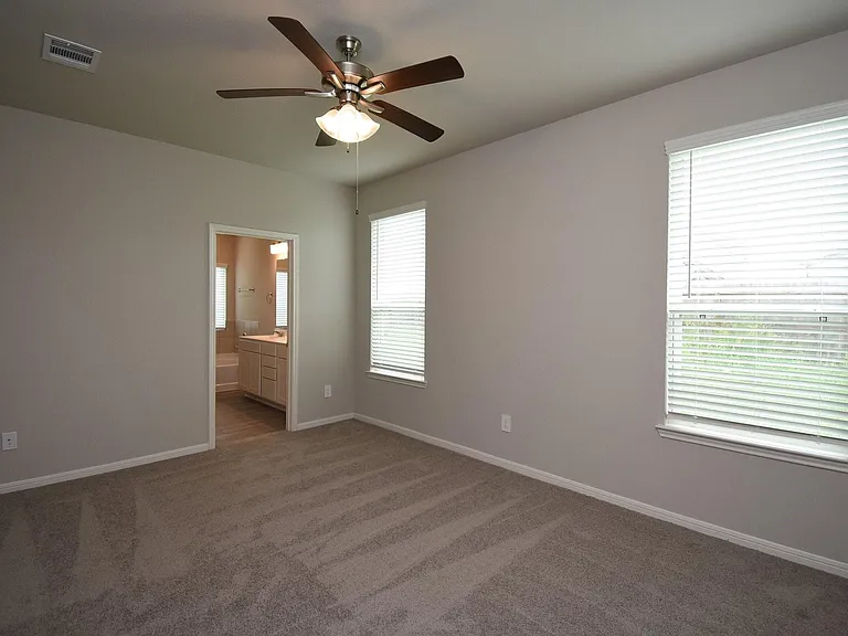 2128 Port Jackson Dr — Photo 31