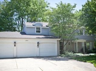 2820 Beckwith Ct, Northbrook, IL
