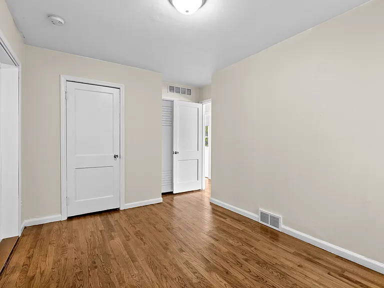 3203 Goodrich St — Photo 8