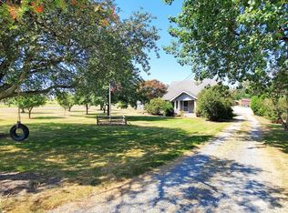 22839 Gunderson Rd, Mount Vernon, WA 98273