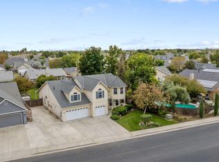 927 W Saffron St, Hanford, CA 93230