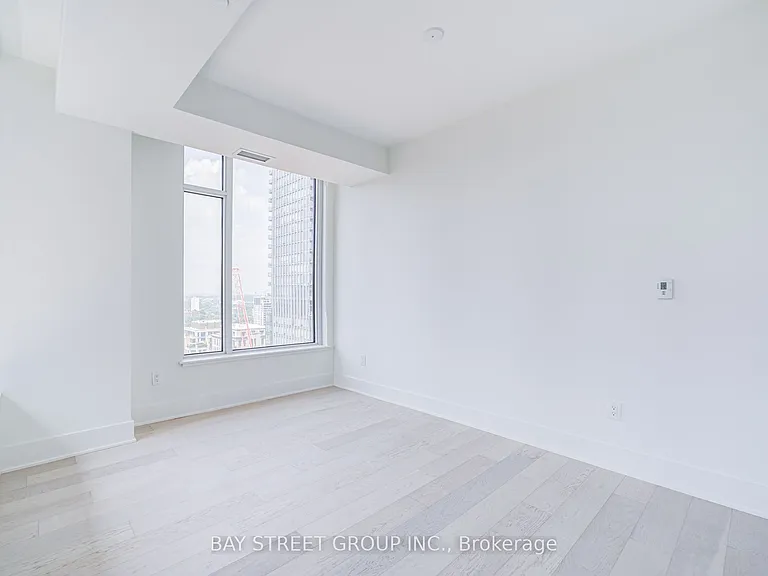 11 Yorkville Ave #2312 — Photo 28