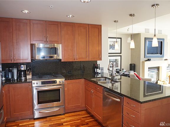 5th image of 10650 NE 9th Pl Unit 1421