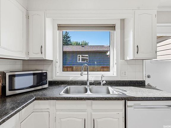 5th image of 3806 Taylor STREET E