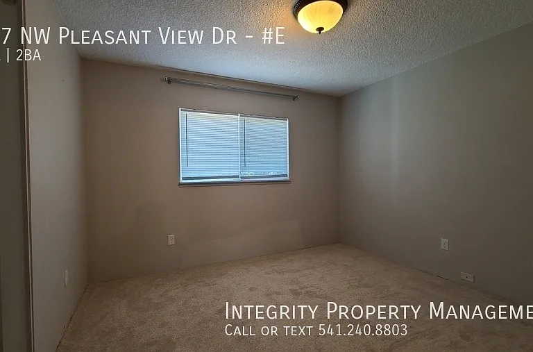 347 NW Pleasant View Dr #E — Photo 9