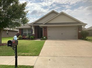 109 River Crest Ln, Helena, AL 35080