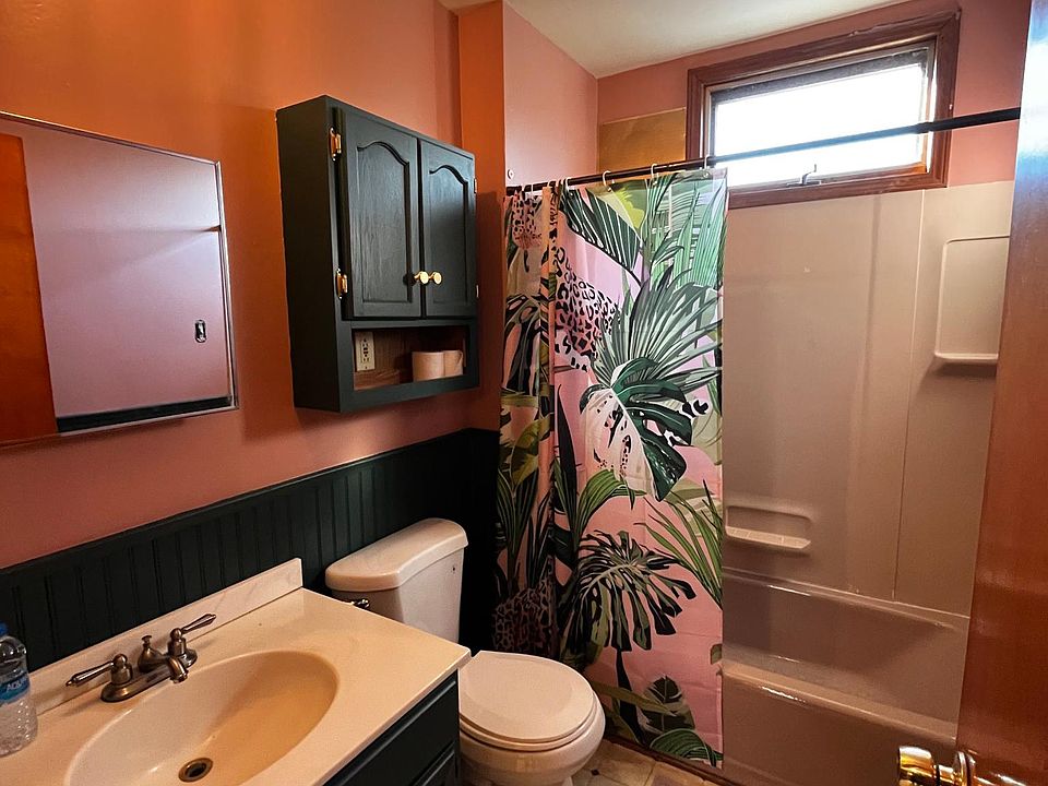 1st image of 142 Hamburg St #2